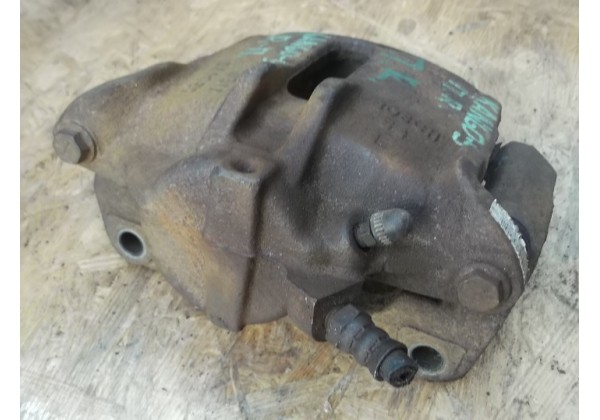 Супорт передній правий Renault Kangoo, 4х4
